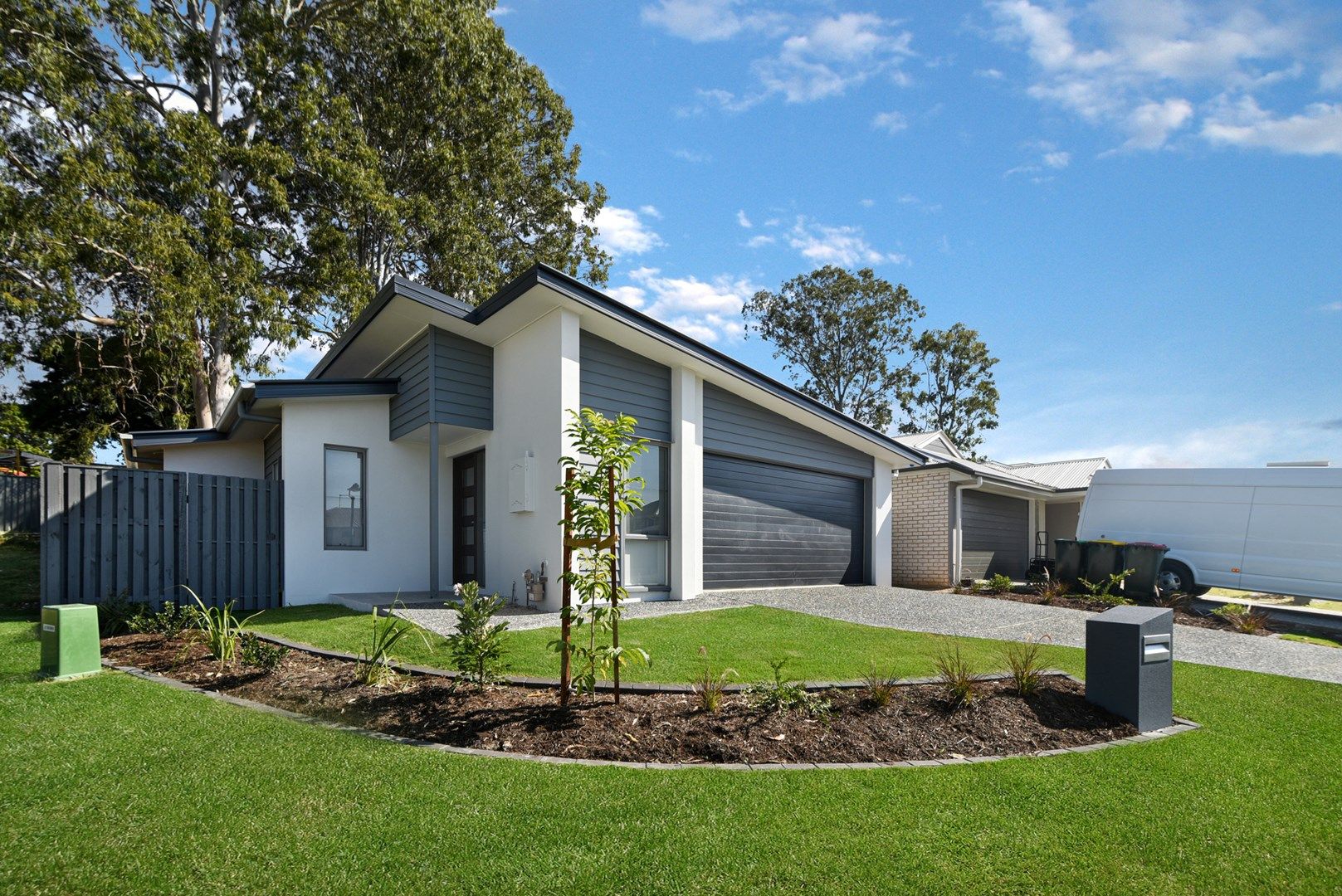 4 bedrooms House in 41 Hammersmith Crescent DOOLANDELLA QLD, 4077