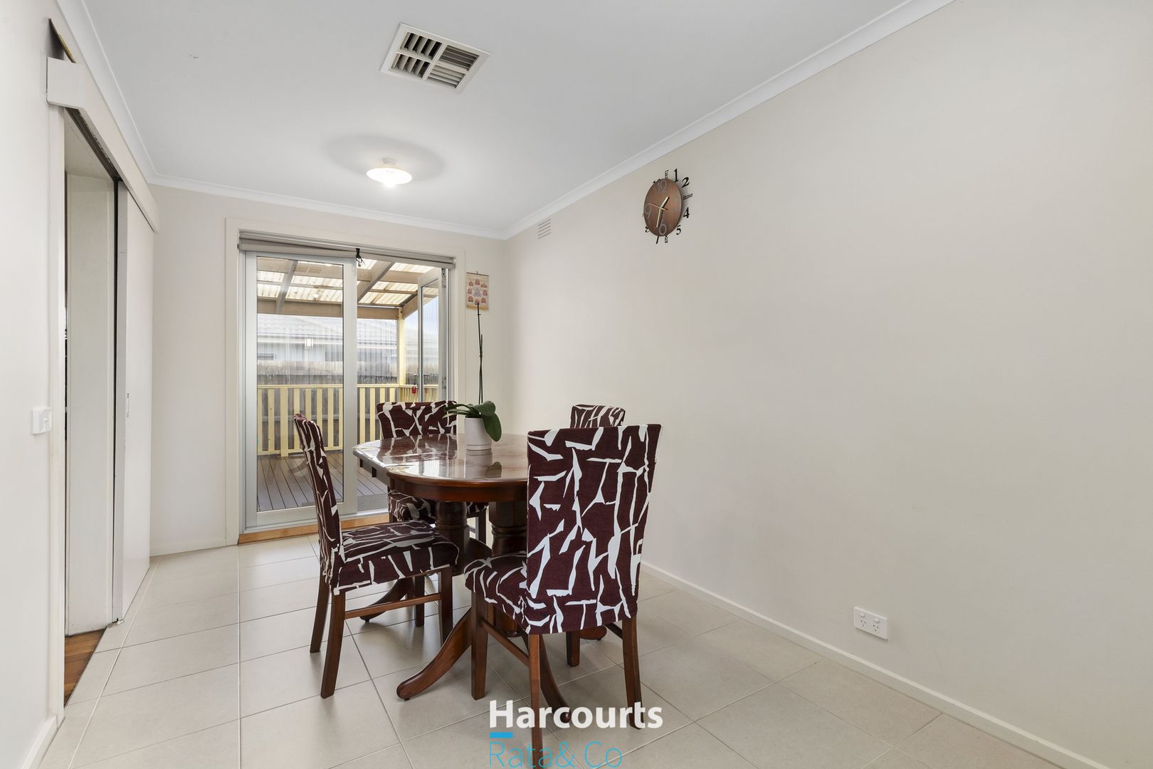 1/23 Peppercorn Parade, Epping VIC 3076, Image 2
