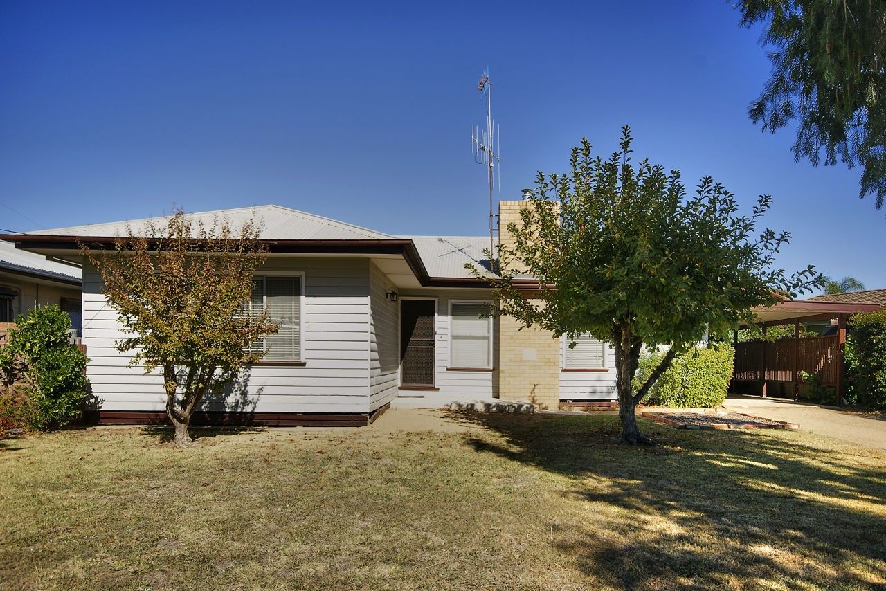 516 Poictiers Street, Deniliquin NSW 2710, Image 0