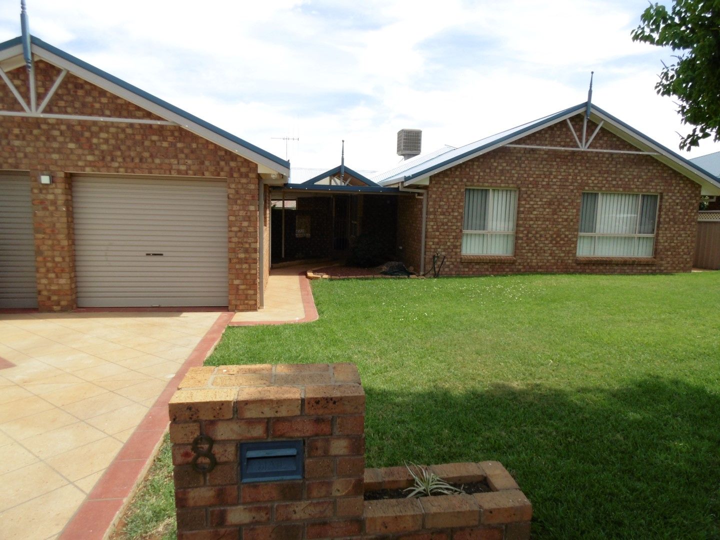 8 Noonan Street, Parkes NSW 2870, Image 0