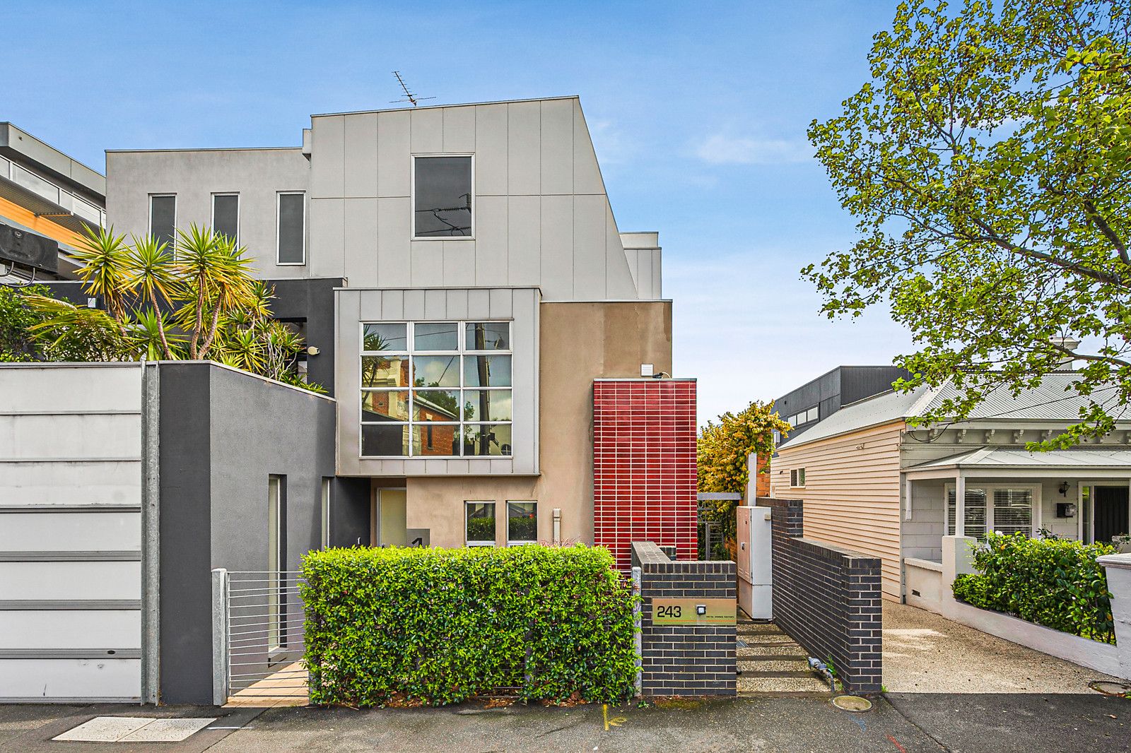 3 bedrooms Townhouse in 4/243 Union Road MOONEE PONDS VIC, 3039