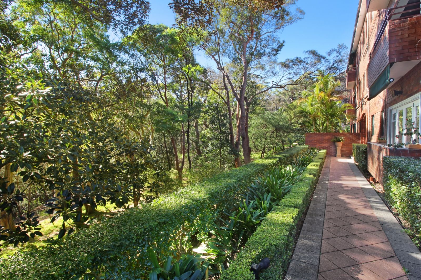 2 bedrooms Apartment / Unit / Flat in 10/15 Raine Street WOOLLAHRA NSW, 2025