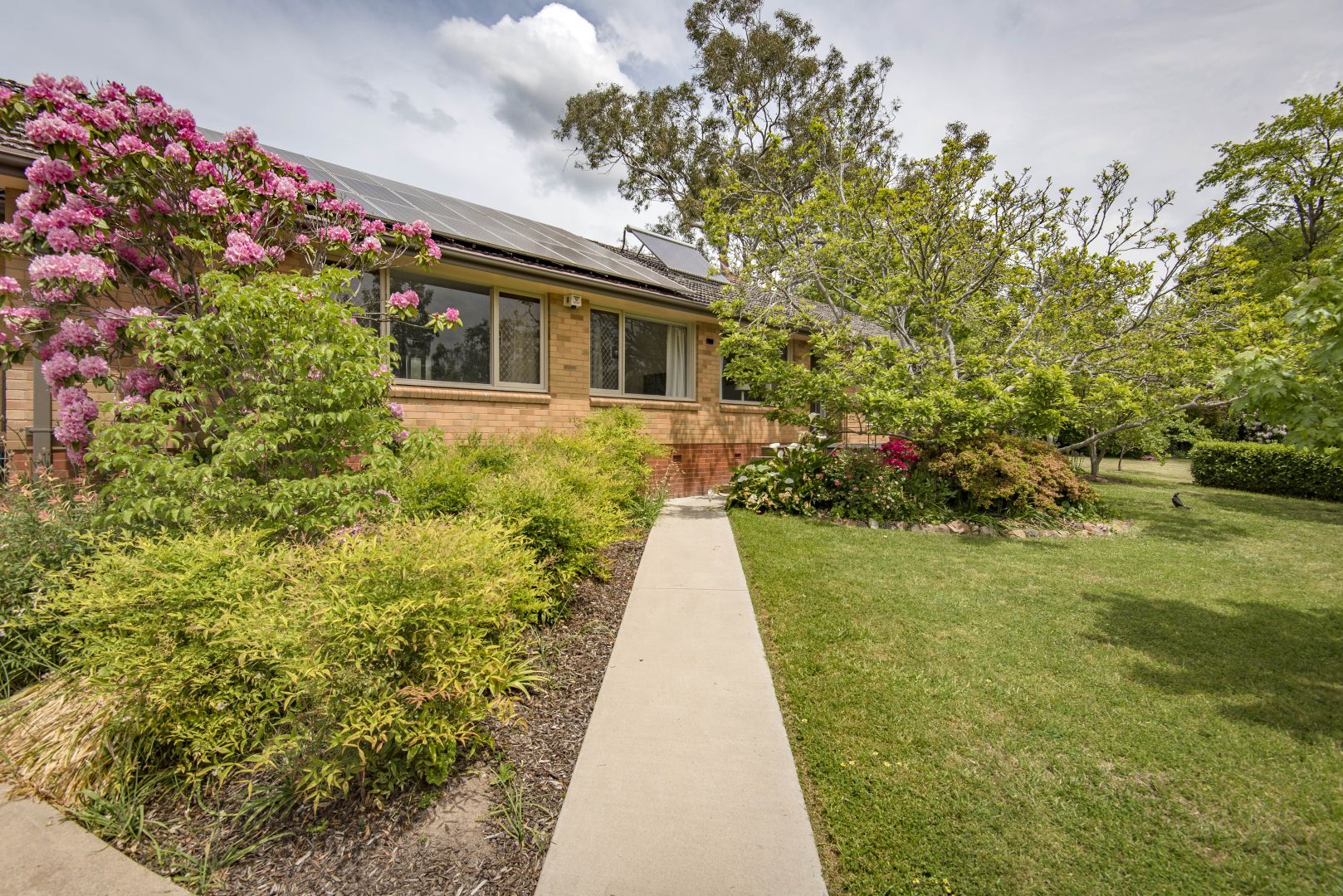 9 Arnhem Place, Red Hill ACT 2603, Image 2