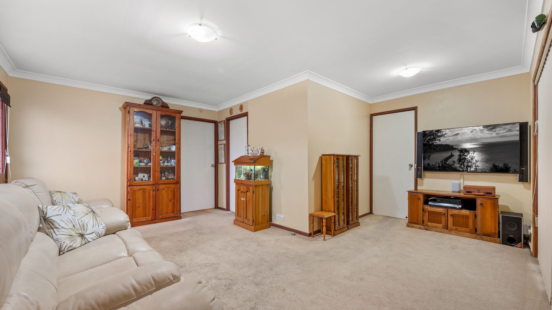 8 Bray Place, Ambarvale NSW 2560, Image 1