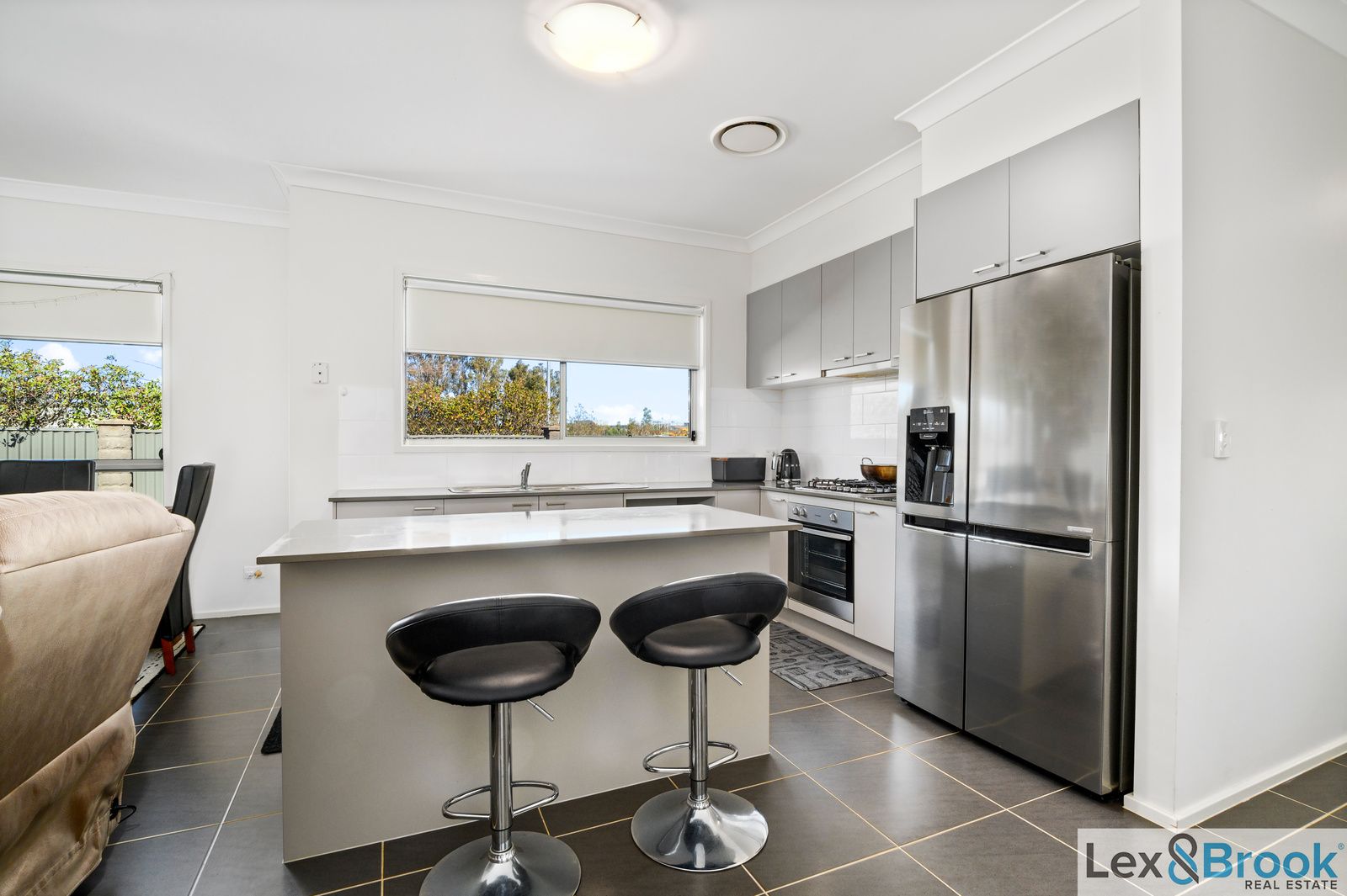 25 Golden Wattle Ave, Gregory Hills NSW 2557, Image 2