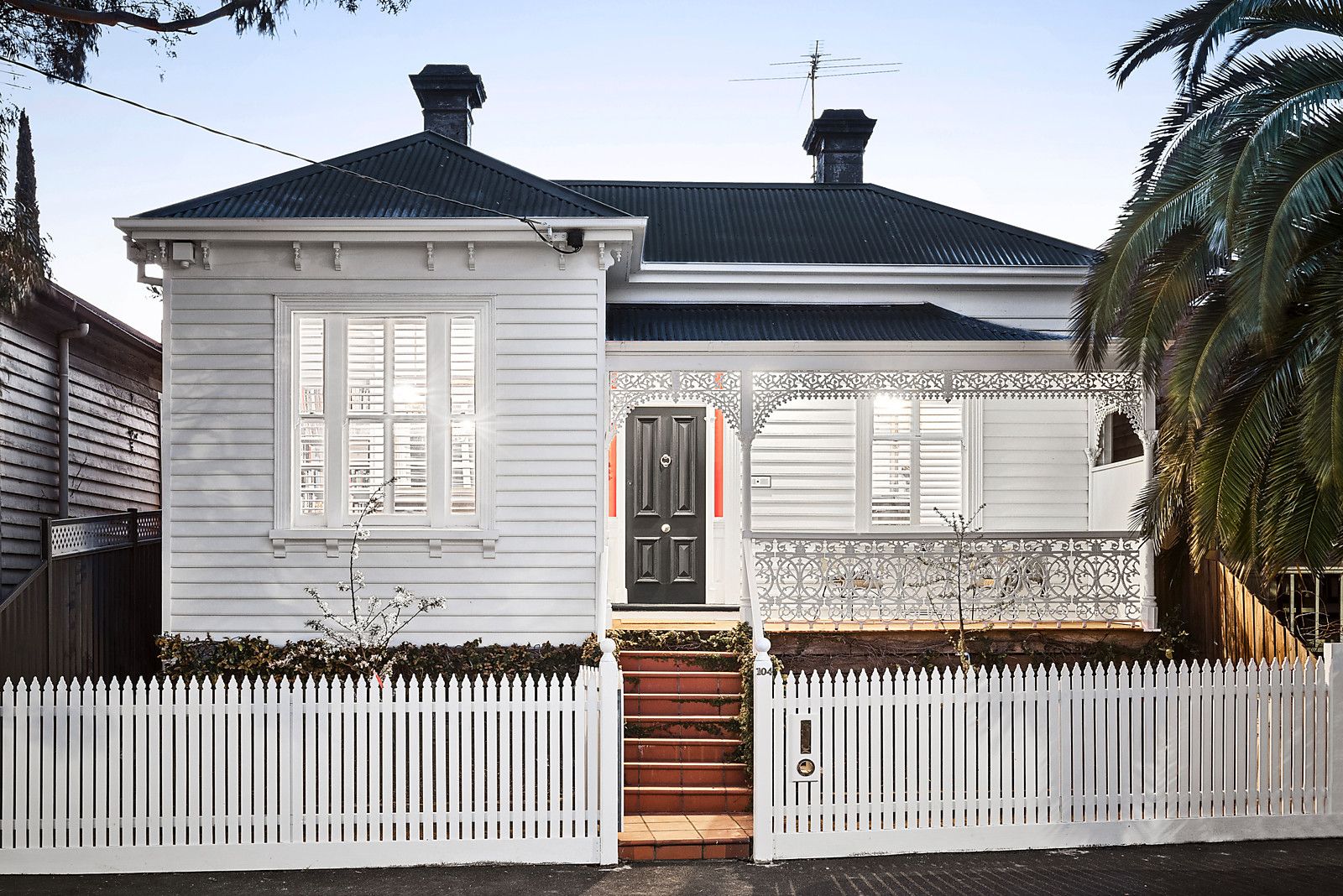 5 bedrooms House in 104 Mcconnell Street KENSINGTON VIC, 3031