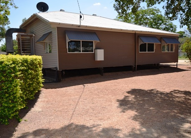 24 Wompoo Road, Longreach QLD 4730