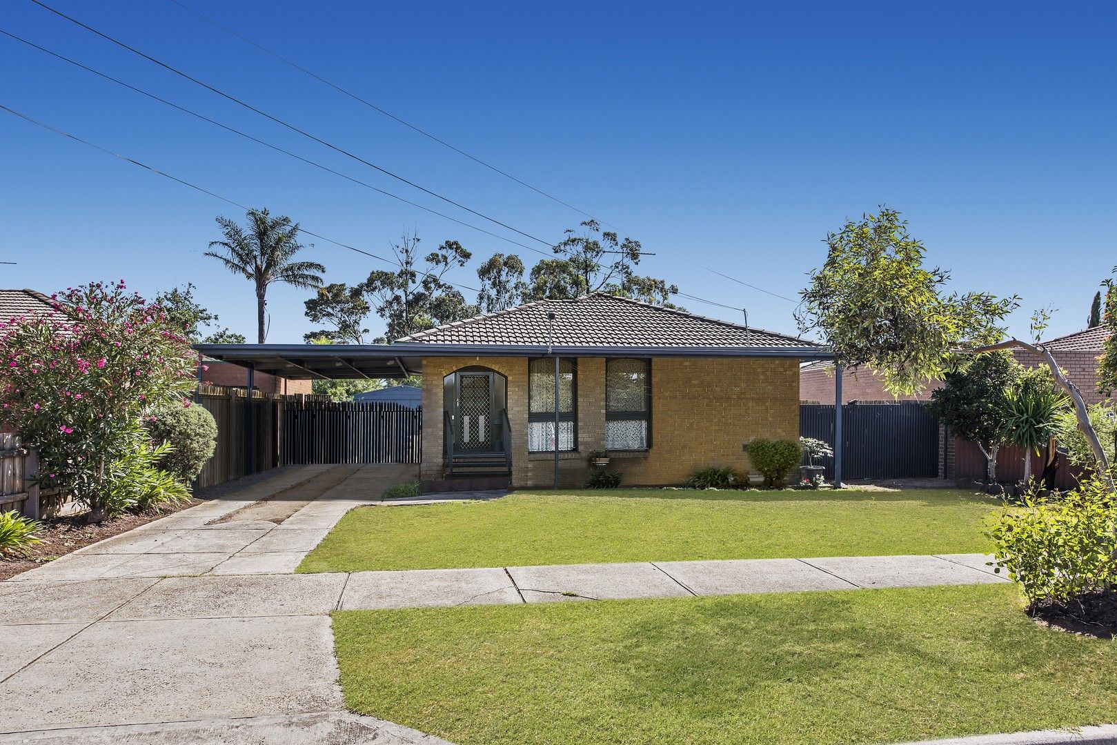 3 bedrooms House in 22 Essex Drive MELTON VIC, 3337