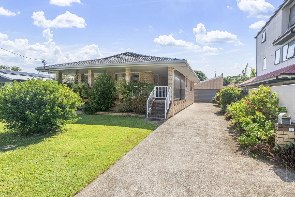 3 bedrooms House in 176 Esplanade GOLDEN BEACH QLD, 4551