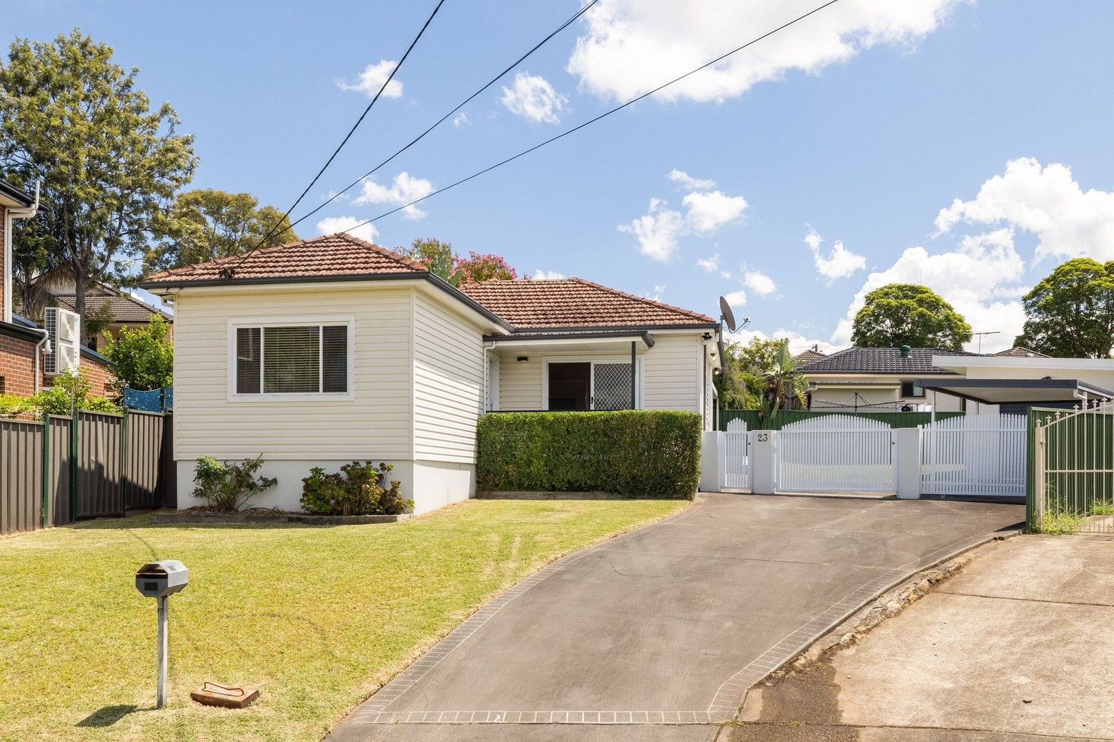 3 bedrooms House in 23 Lauma Avenue GREENACRE NSW, 2190