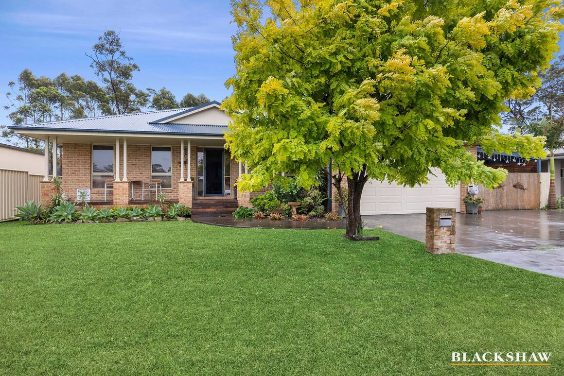 Picture of 21 Woolabar Drive, BROULEE NSW 2537