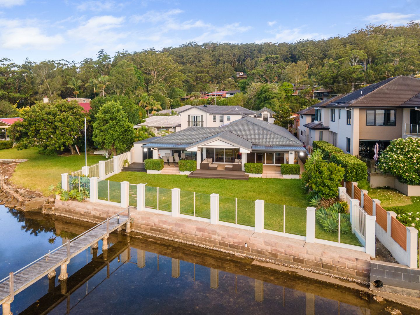 251 Avoca Drive Green Point Nsw 2251 Domain