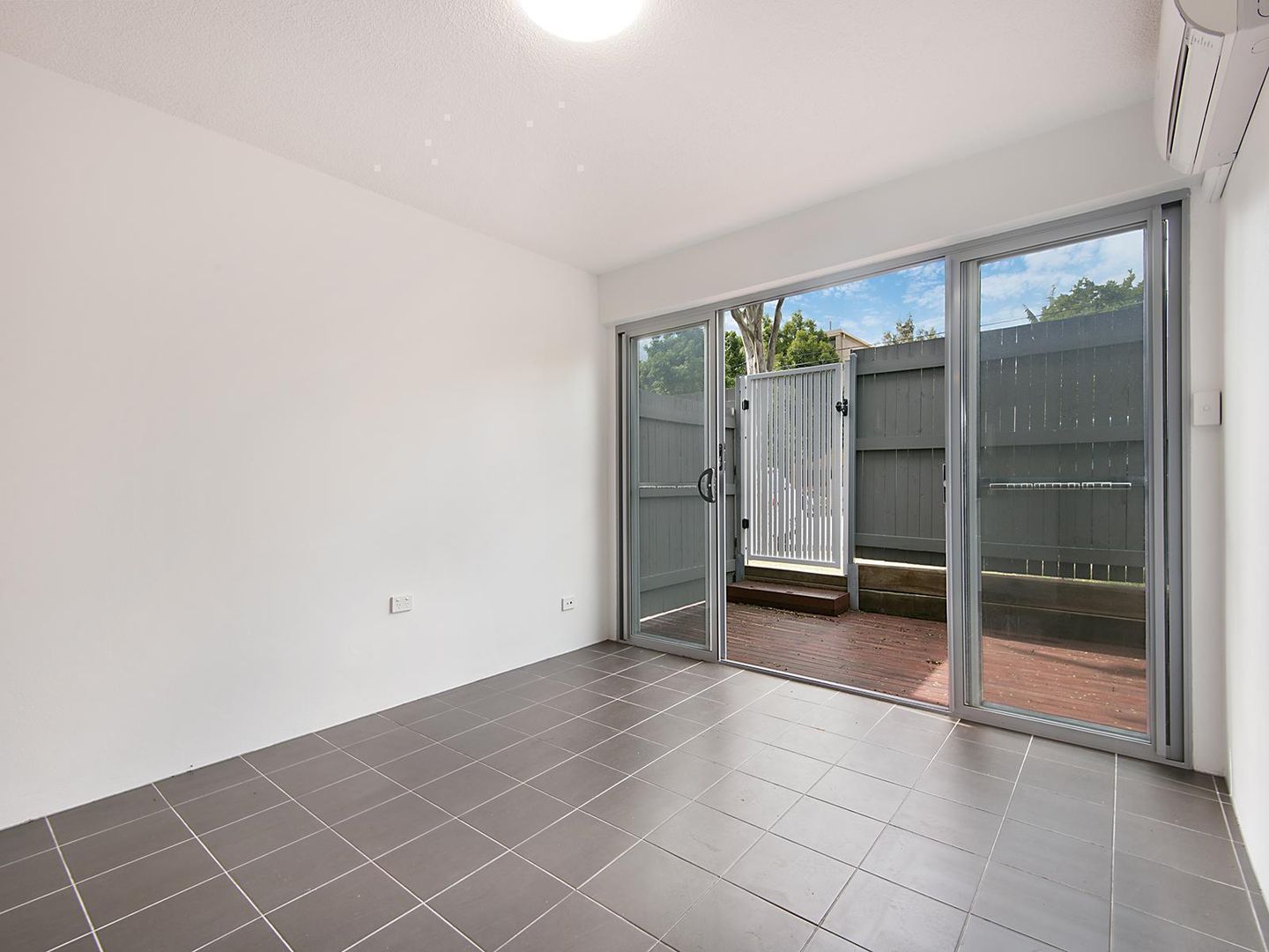 2/4 Grove Street, Toowong QLD 4066, Image 1