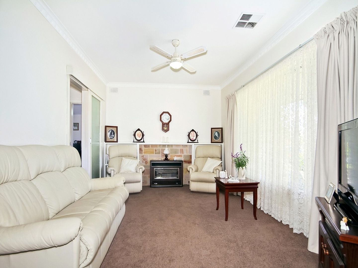 33 Sutherland Avenue, Semaphore Park SA 5019, Image 2