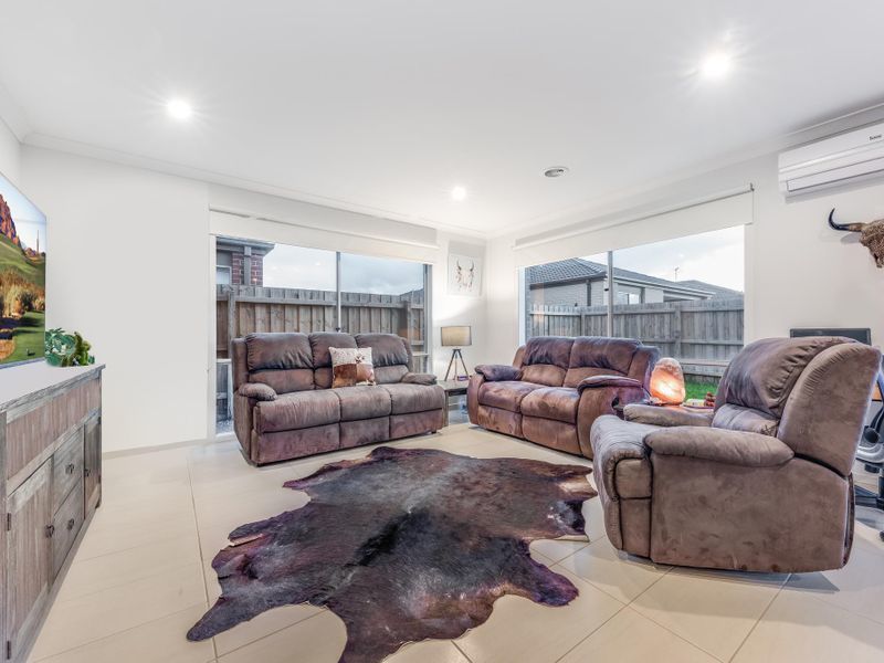 6 Spoonbill Drive Armstrong Creek Vic 3217 Domain