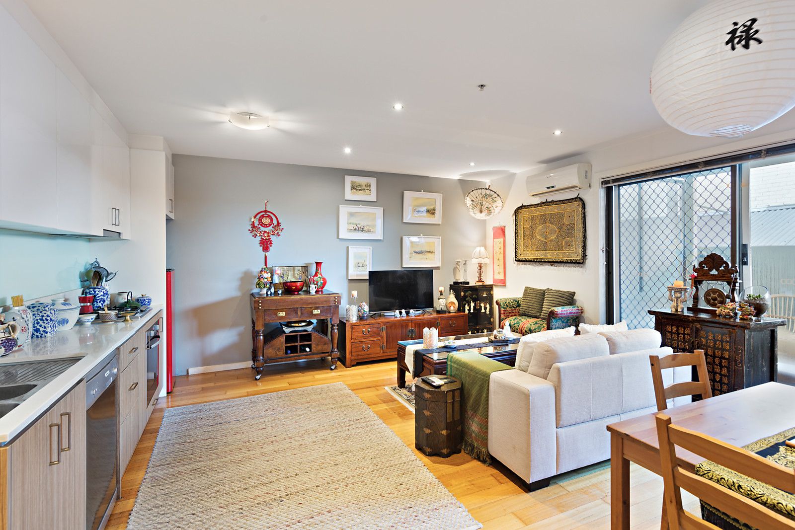 1 bedrooms Apartment / Unit / Flat in 2/293-297 Plenty Road PRESTON VIC, 3072