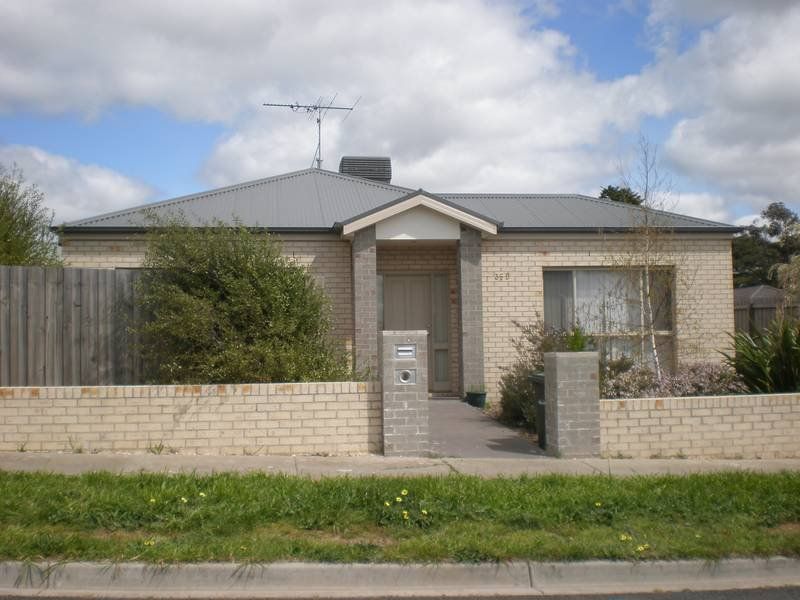 2 bedrooms Apartment / Unit / Flat in 1/35D GEORGE STREET KILMORE VIC, 3764