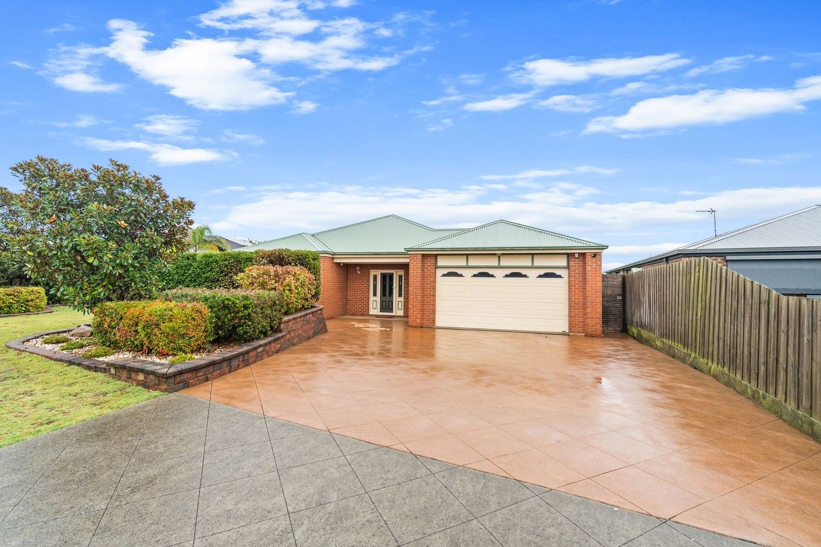 4 bedrooms House in 11 Wexford Close TRARALGON VIC, 3844
