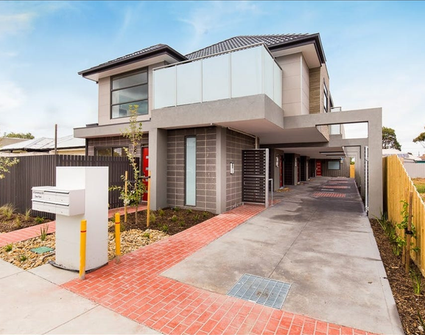 2/9 Canterbury Street, Deer Park VIC 3023