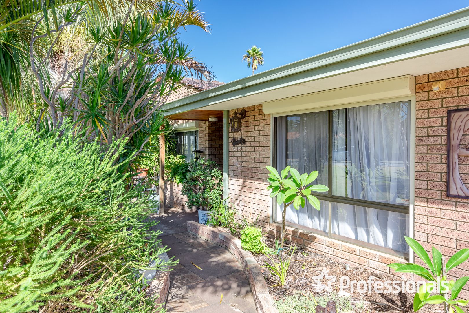 17 Avonlee Road, Armadale WA 6112, Image 2