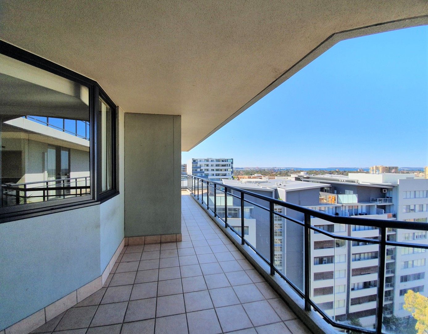 3 bedrooms Apartment / Unit / Flat in 1307/5 Keats Avenue ROCKDALE NSW, 2216