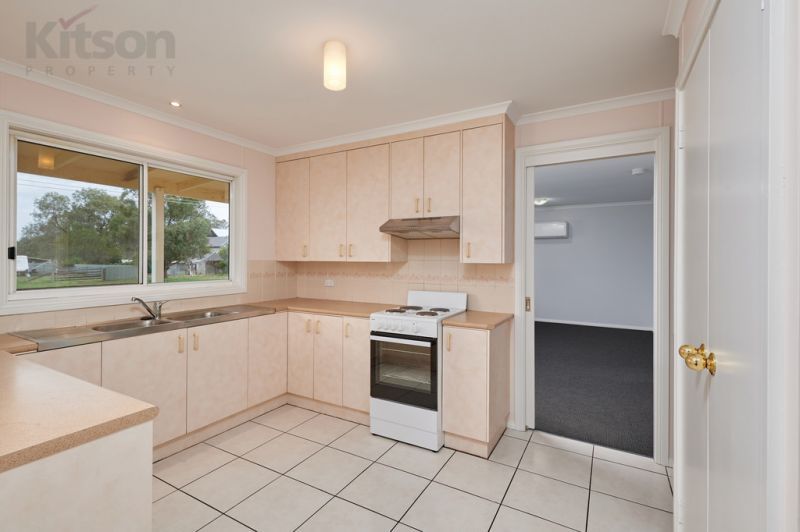 36 Wagga Wagga Street, Oura NSW 2650, Image 2