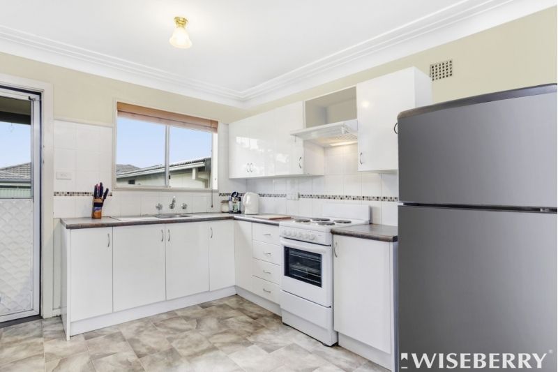 7 Vernon Avenue, Gorokan NSW 2263, Image 2