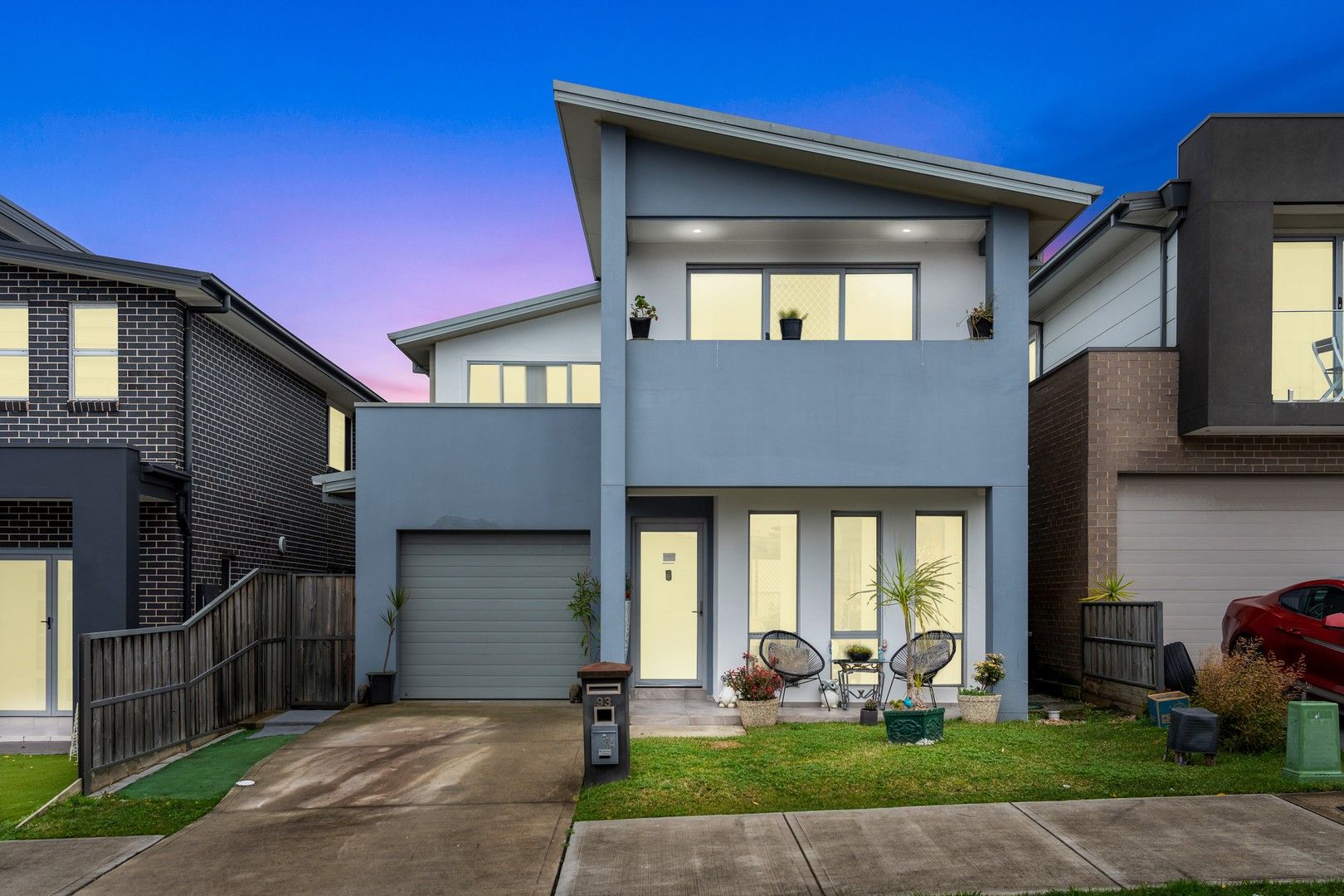 4 bedrooms House in 93 Dobroyd Drive ELIZABETH HILLS NSW, 2171