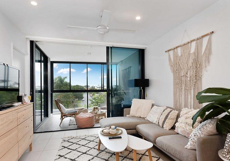 2 bedrooms Apartment / Unit / Flat in 1059/123 Cavendish Road COORPAROO QLD, 4151