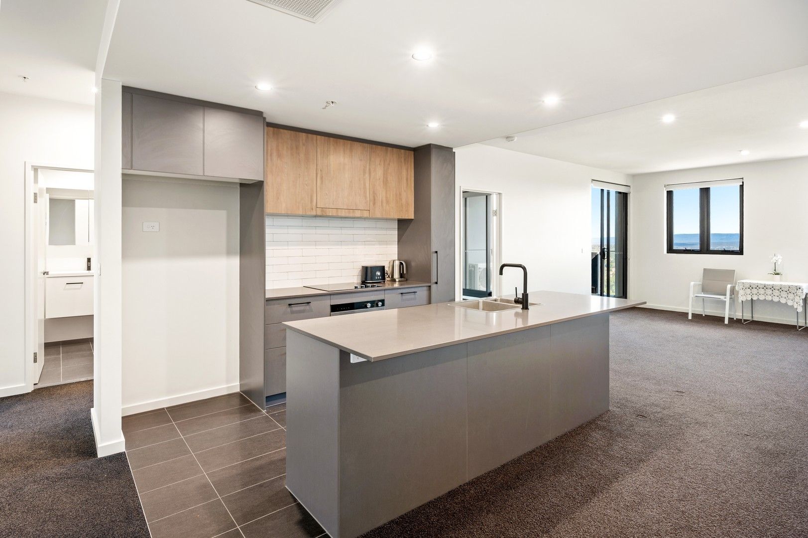 2 bedrooms Apartment / Unit / Flat in 1401/2 Charles St CHARLESTOWN NSW, 2290