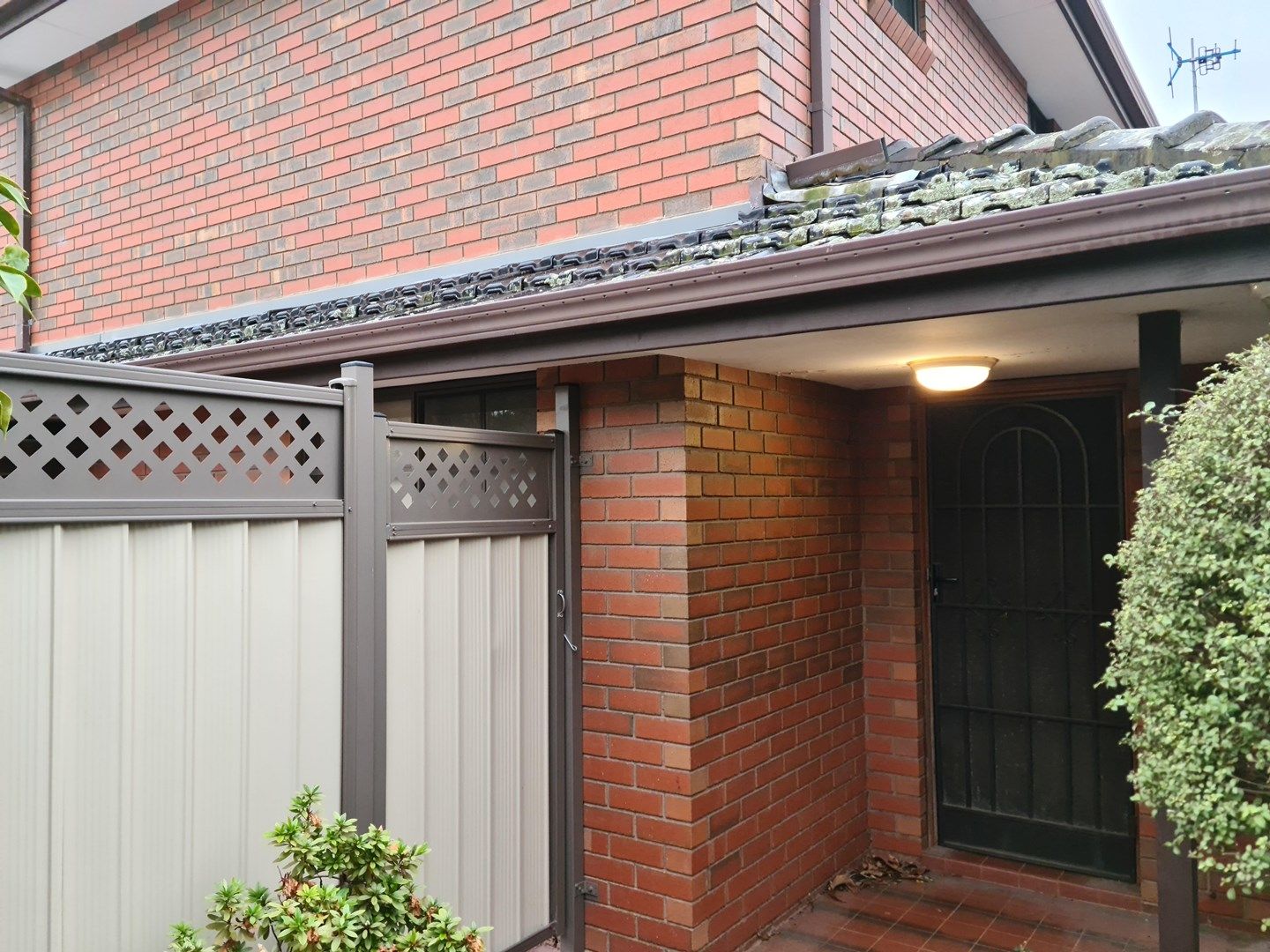 2 bedrooms Townhouse in 2/9 Grosvenor Street MOONEE PONDS VIC, 3039