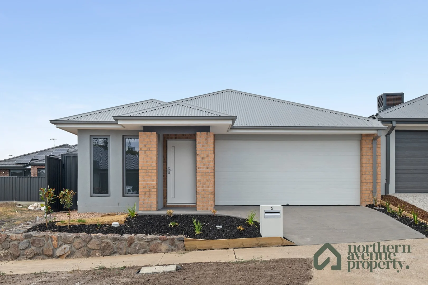 5 Runnel St, Sunbury VIC 3429