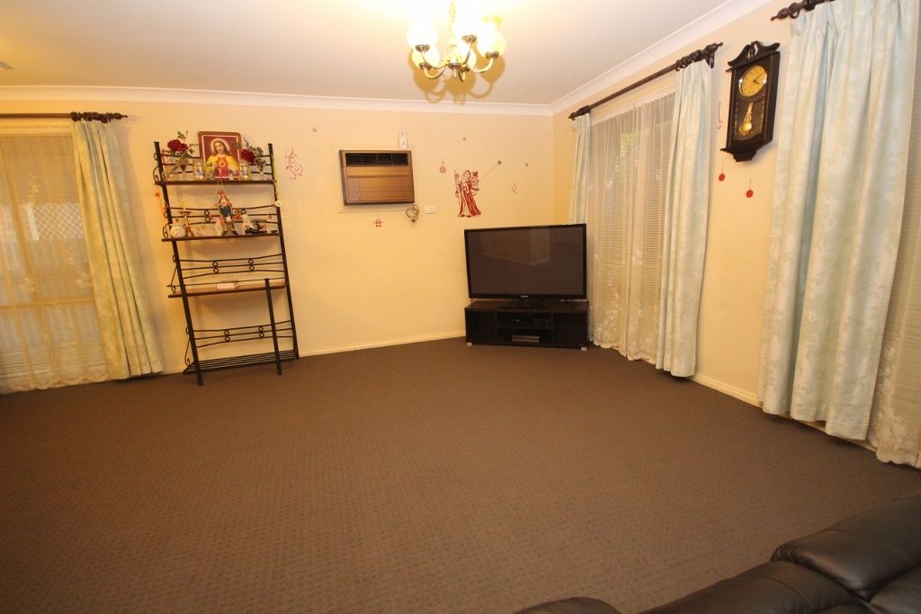 20 Gunyah Place, Glenfield Park NSW 2650, Image 2