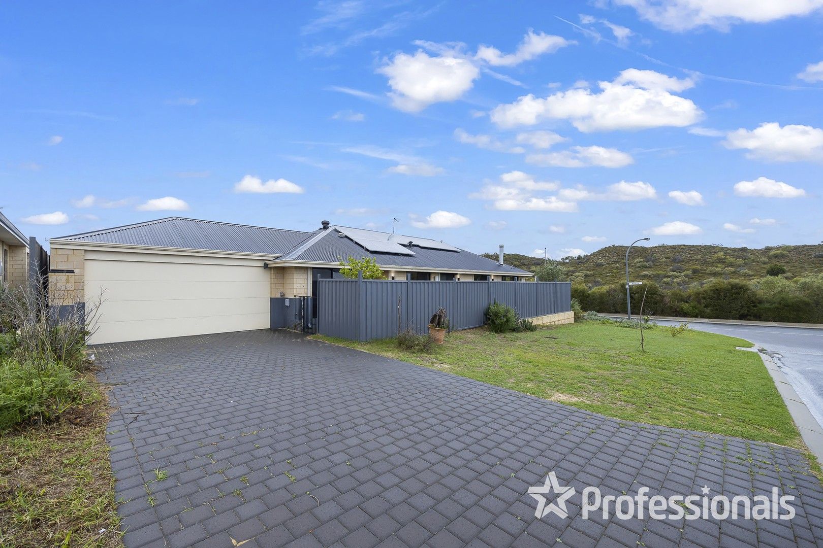 4 bedrooms House in 16 Nightcap Chase YANCHEP WA, 6035