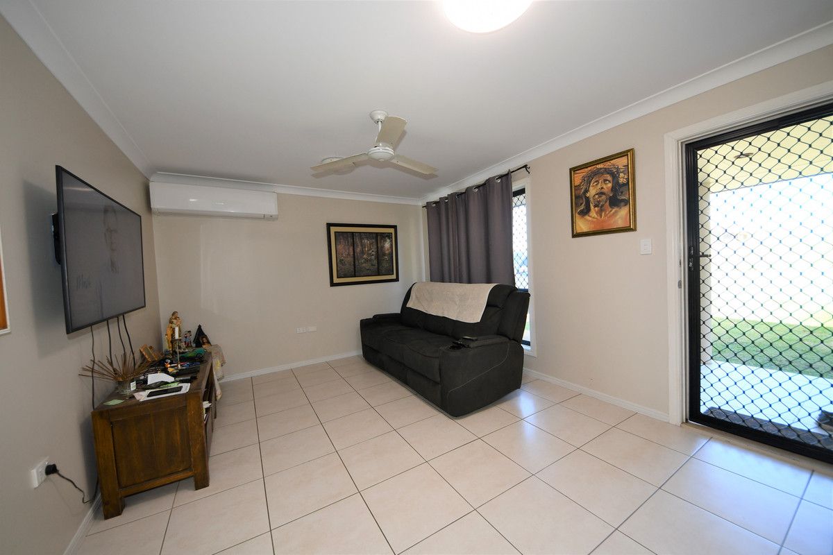 37 Burke and Wills Drive, Gracemere QLD 4702, Image 2