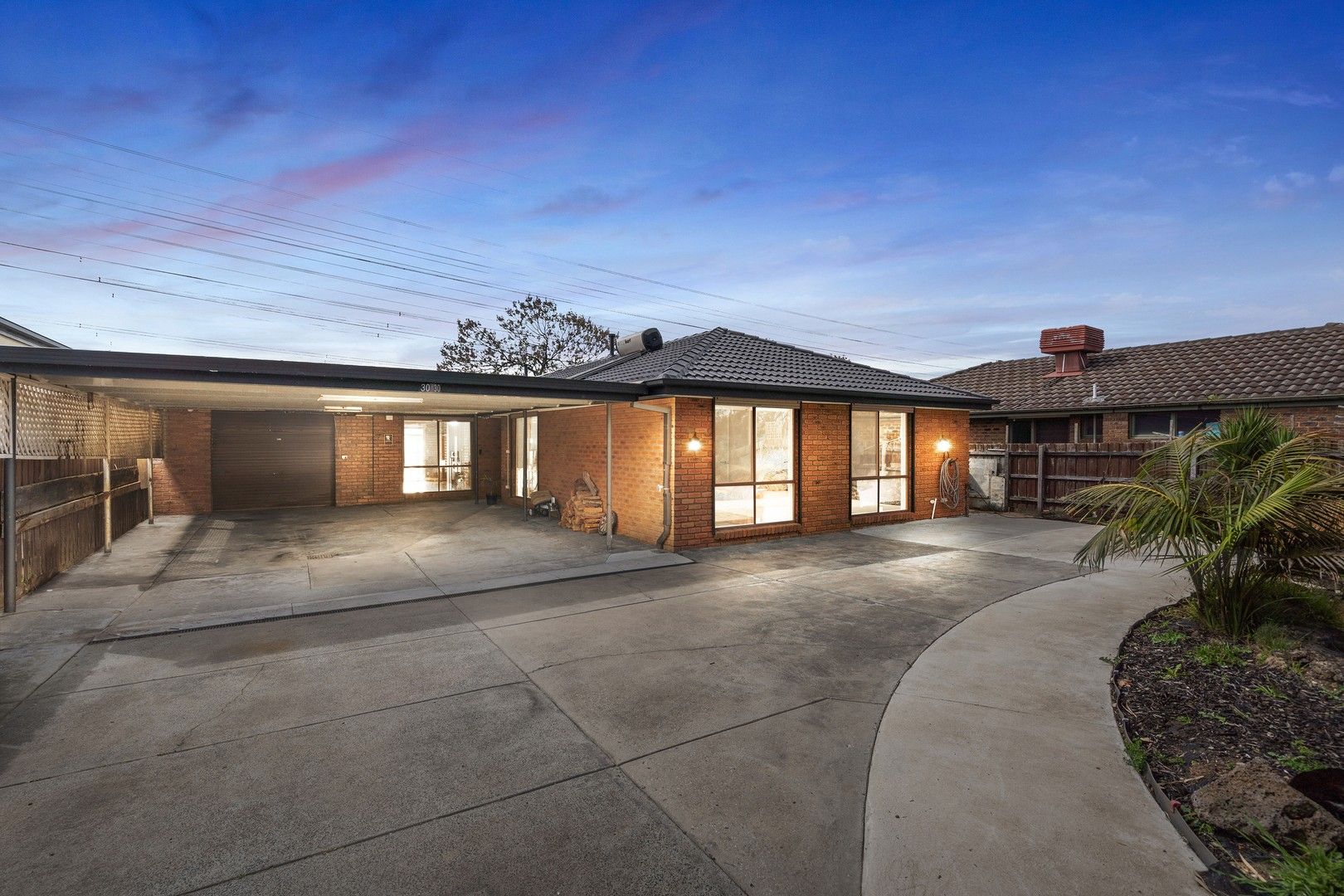 3 bedrooms House in 30 Lesley Drive HAMPTON PARK VIC, 3976