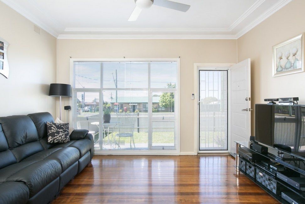 298 Shellharbour Road, BARRACK HEIGHTS NSW 2528, Image 2