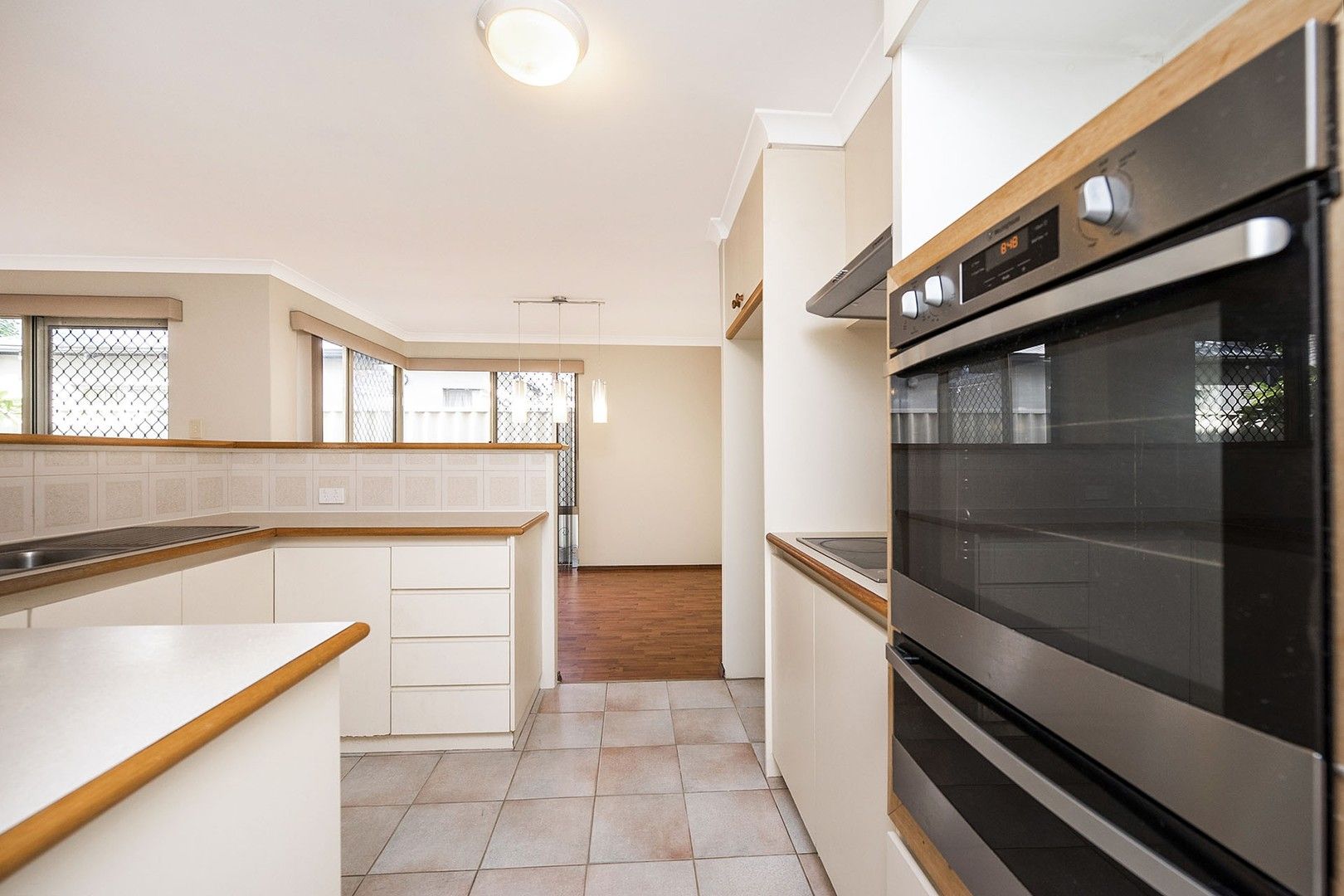 3 bedrooms House in 2/38 SECOND AVENUE KENSINGTON WA, 6151