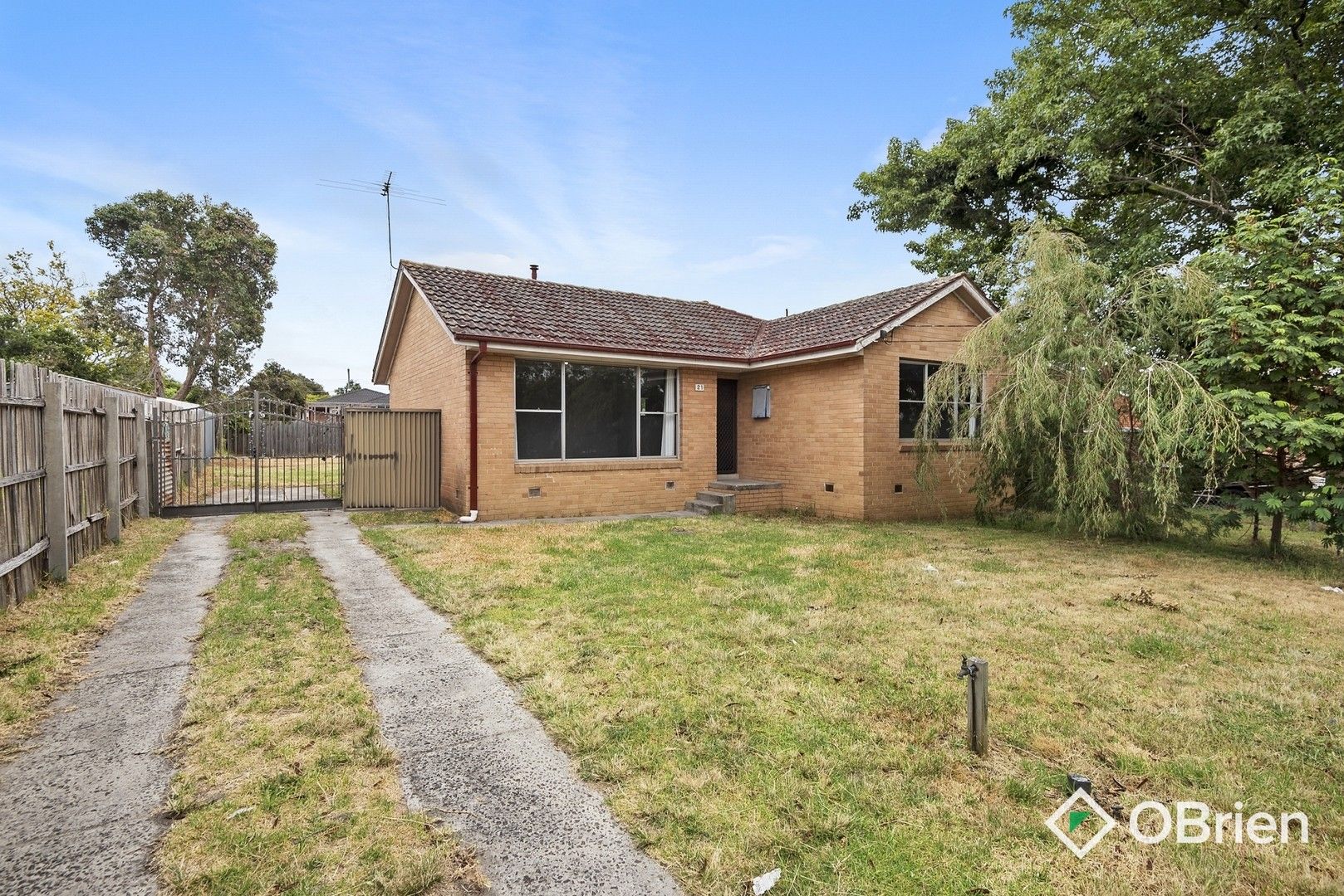 3 bedrooms House in 21 Hodgins Crescent FRANKSTON NORTH VIC, 3200