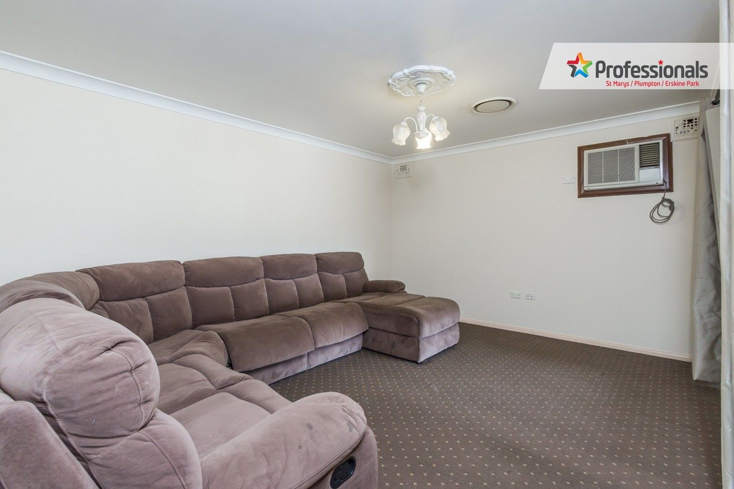 26 Augusta Place, St Clair NSW 2759, Image 2