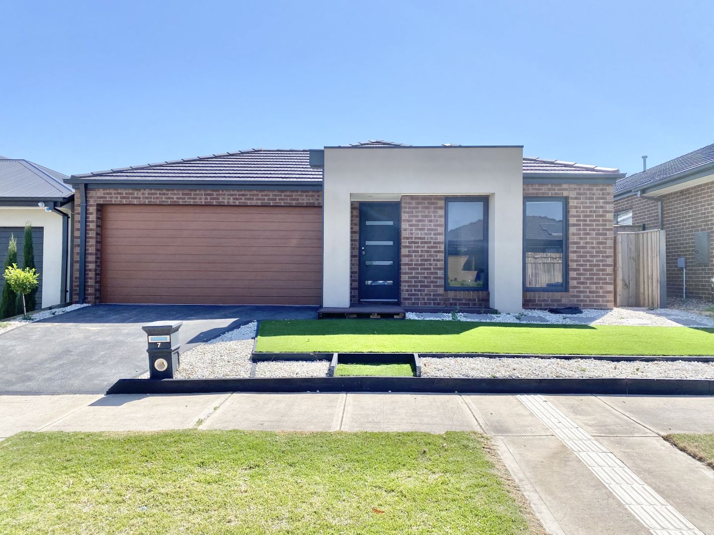 7 Buttermint Crescent, Manor Lakes VIC 3024