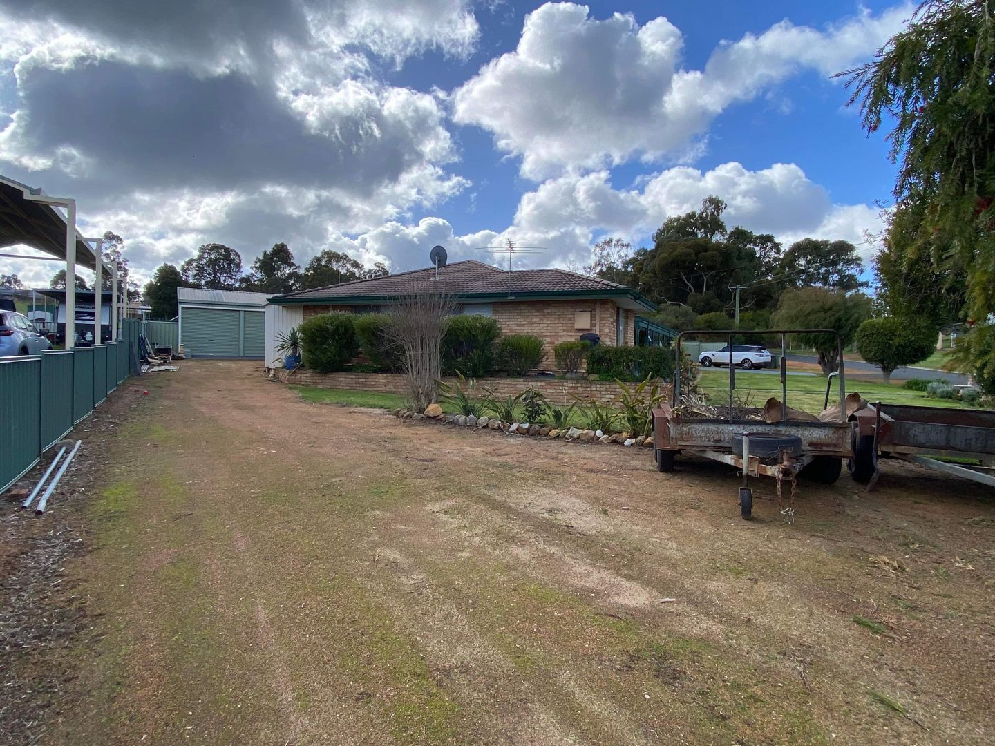 33 Saunders Street, Collie WA 6225, Image 2