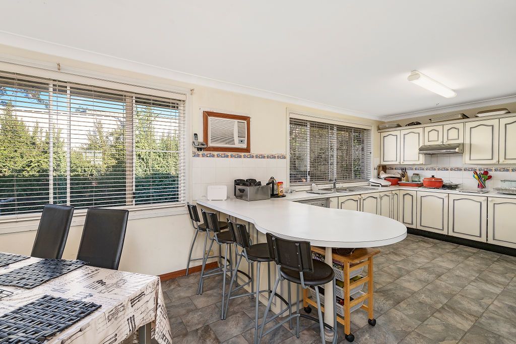 15 Clareville Close, Woodbine NSW 2560, Image 1