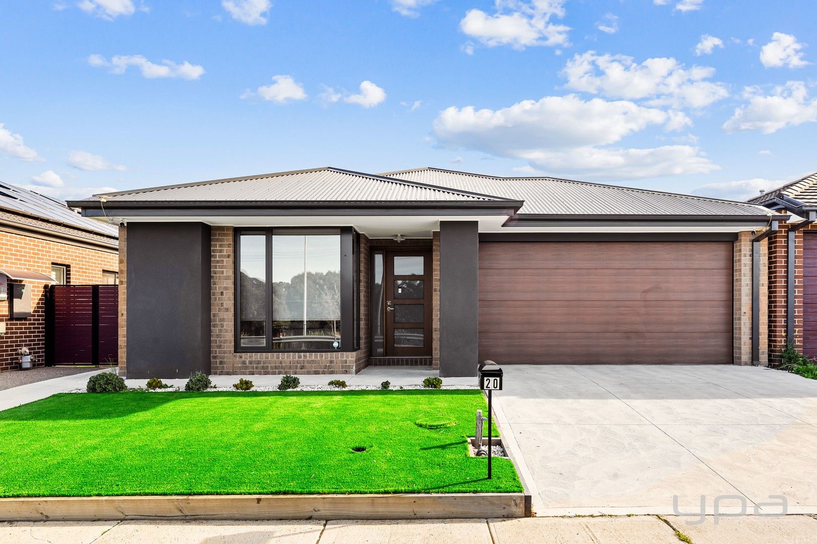 4 bedrooms House in 20 Lutine Circuit POINT COOK VIC, 3030