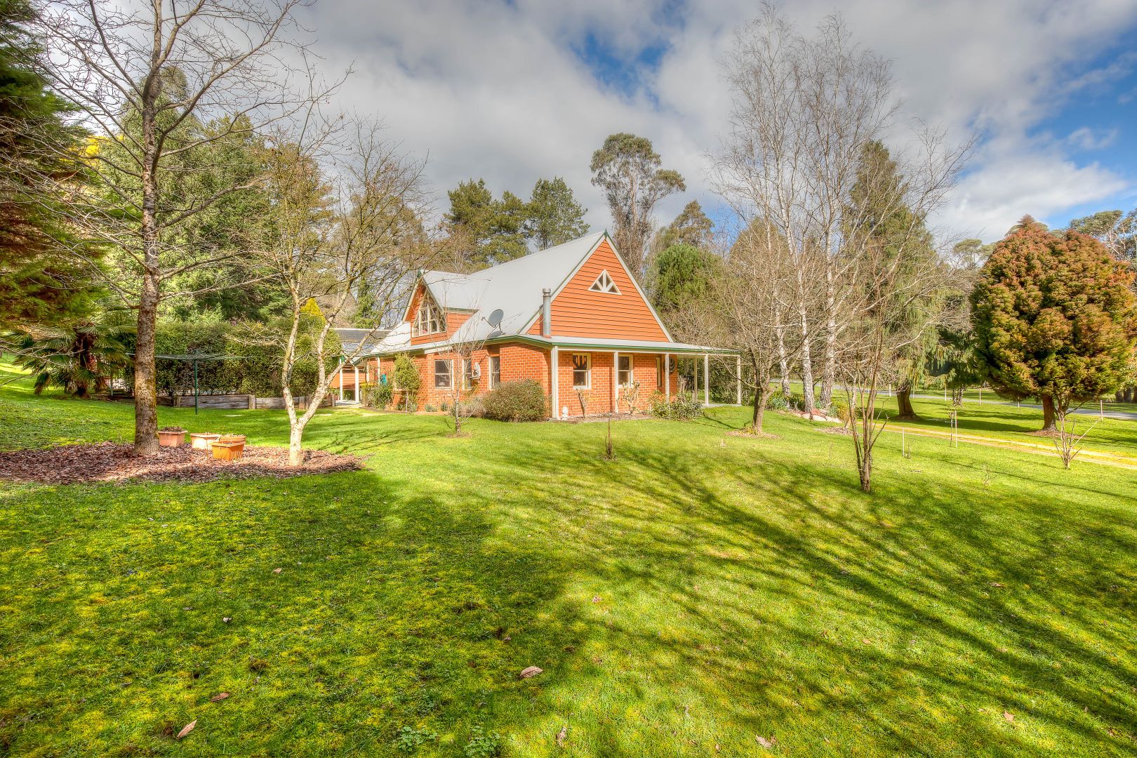 29 Williams Road, Wandiligong VIC 3744, Image 2