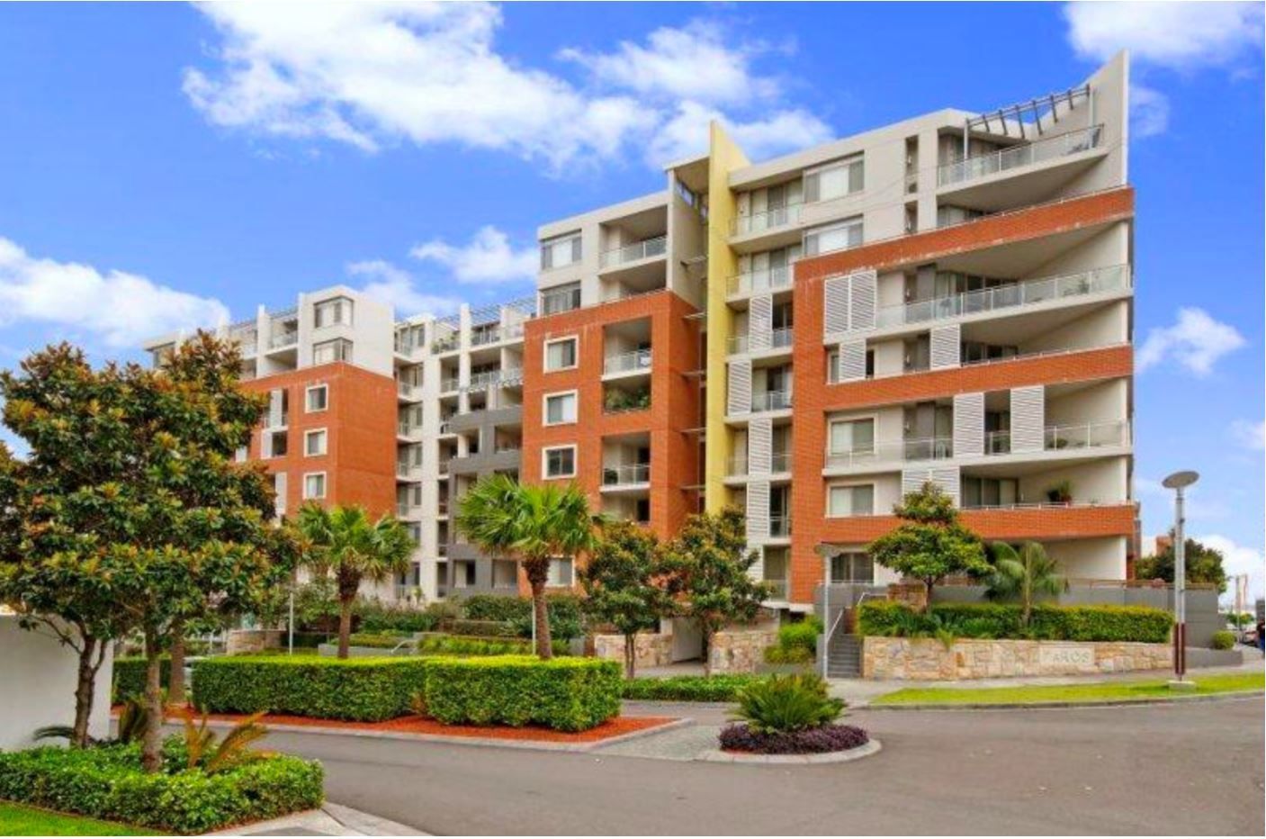 1 bedrooms Apartment / Unit / Flat in 506/1 Stromboli Strait WENTWORTH POINT NSW, 2127