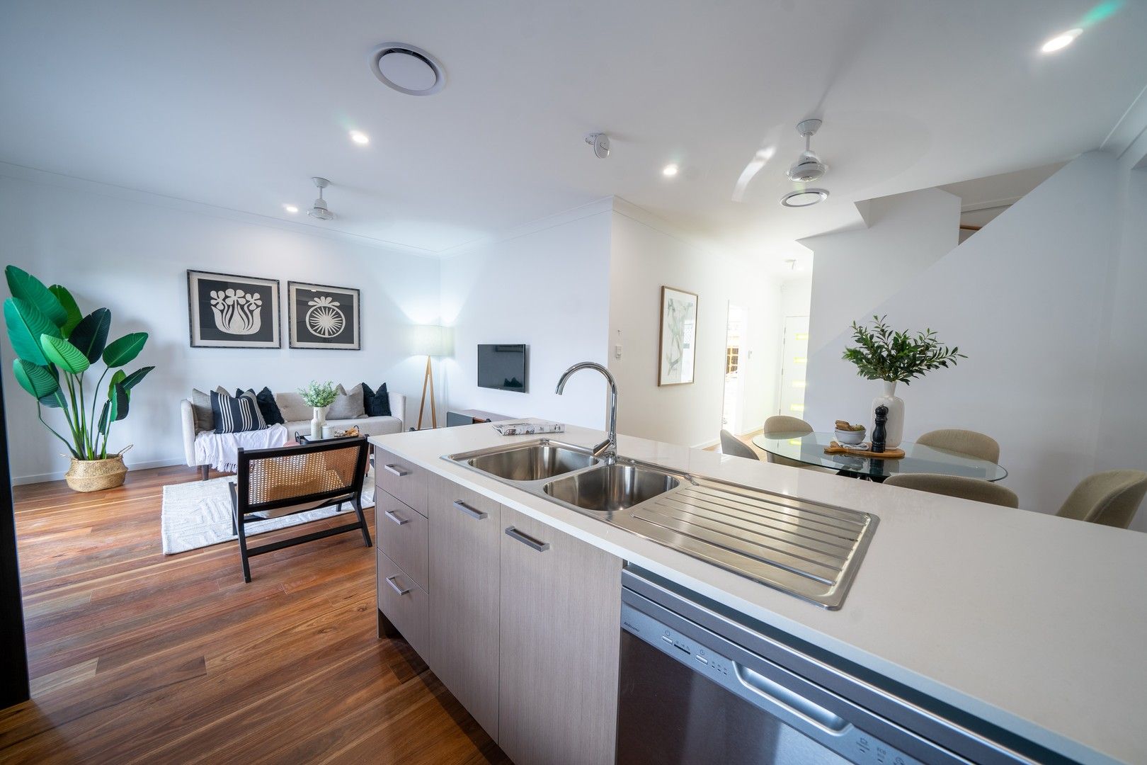 3 bedrooms Townhouse in 13/12 Luther James Cl DOOLANDELLA QLD, 4077