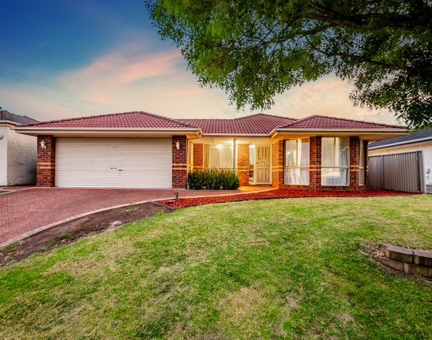 27 Hazelmere Avenue, Cranbourne West VIC 3977