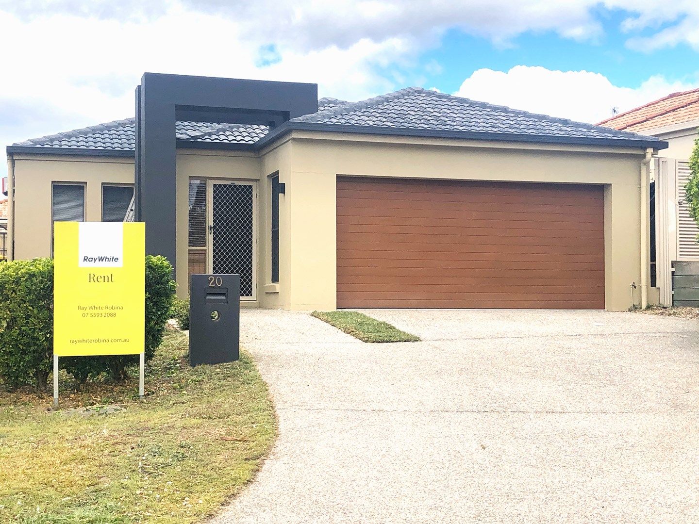 4 bedrooms House in 20 Royal Links Drive ROBINA QLD, 4226