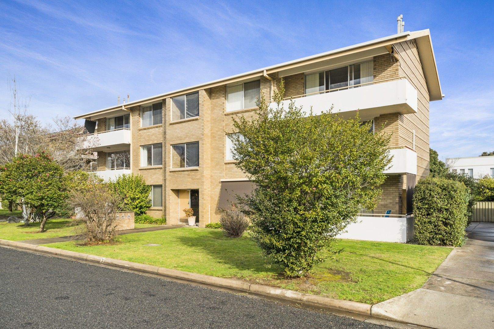 4-529-kiewa-place-albury-property-history-address-research-domain